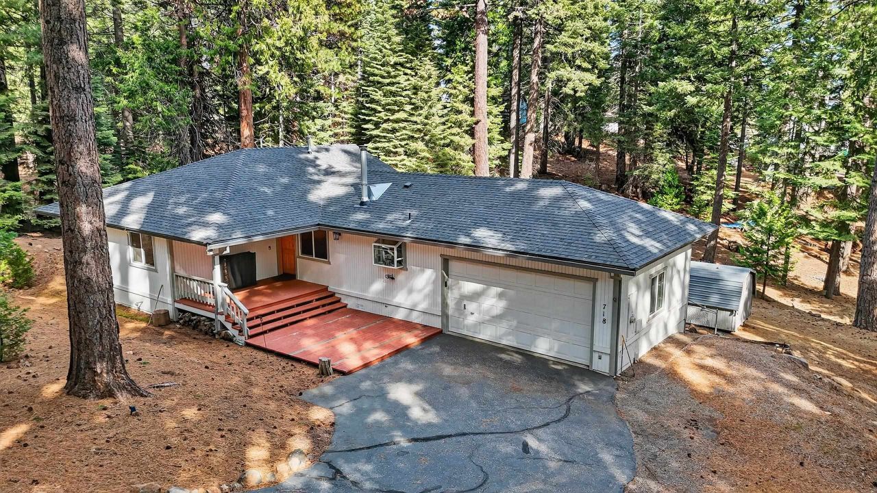 718 Timber Ridge Road, Lake Almanor, CA 96137 Photo