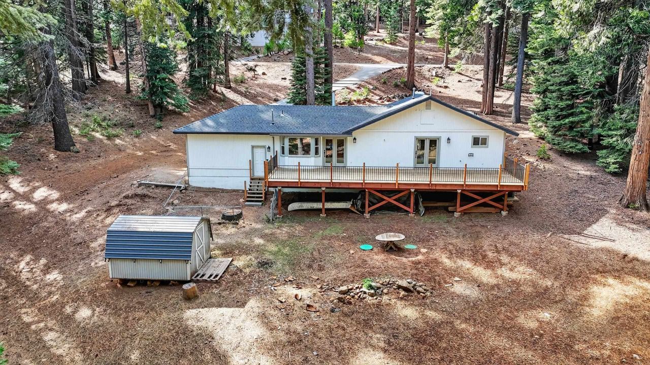 718 Timber Ridge Road, Lake Almanor, CA 96137 Photo
