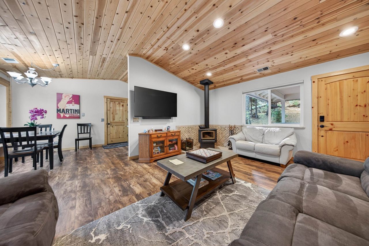 718 Timber Ridge Road, Lake Almanor, CA 96137 Photo