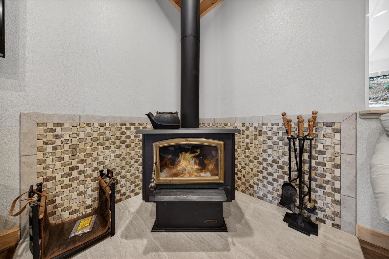 718 Timber Ridge Road, Lake Almanor, CA 96137 Photo