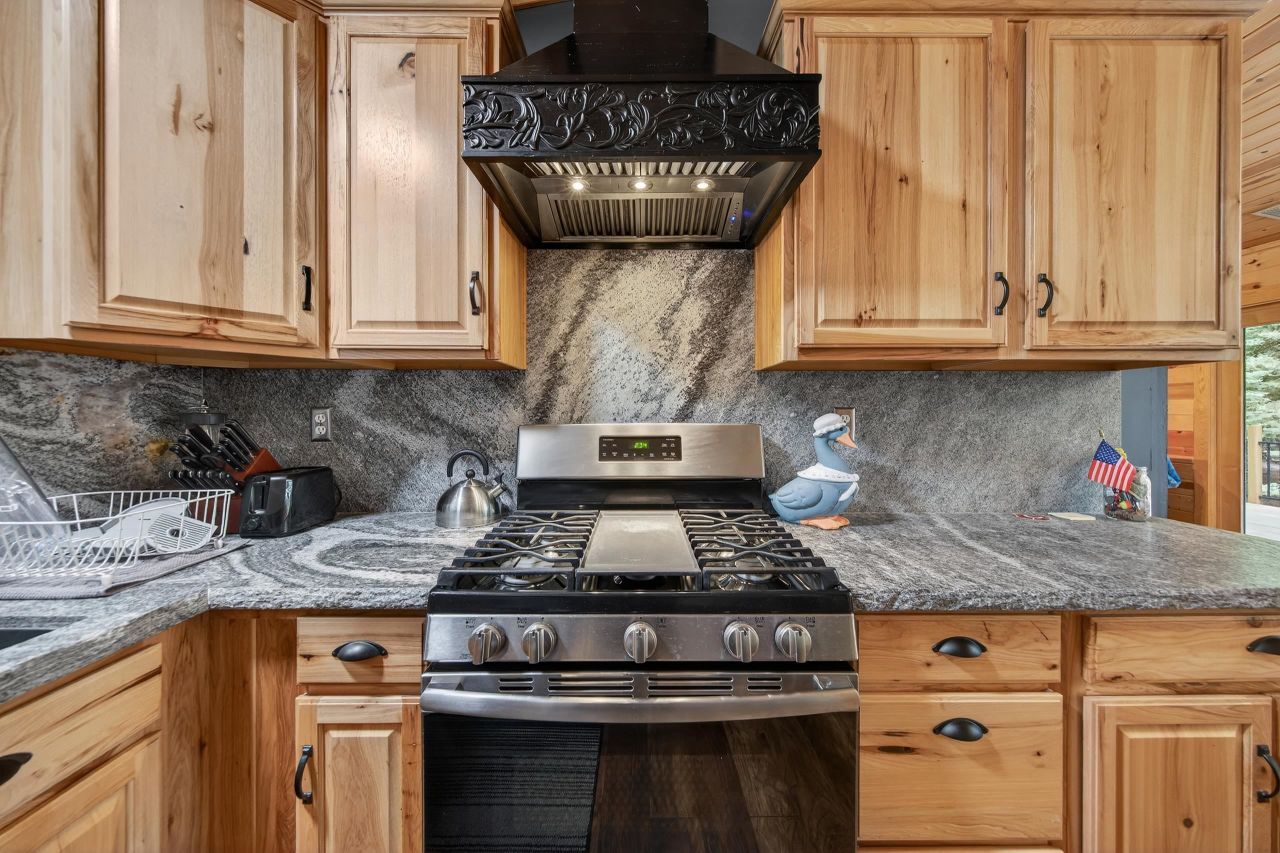 718 Timber Ridge Road, Lake Almanor, CA 96137 Photo