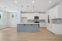 2444 Hillbourne Loop photo 4