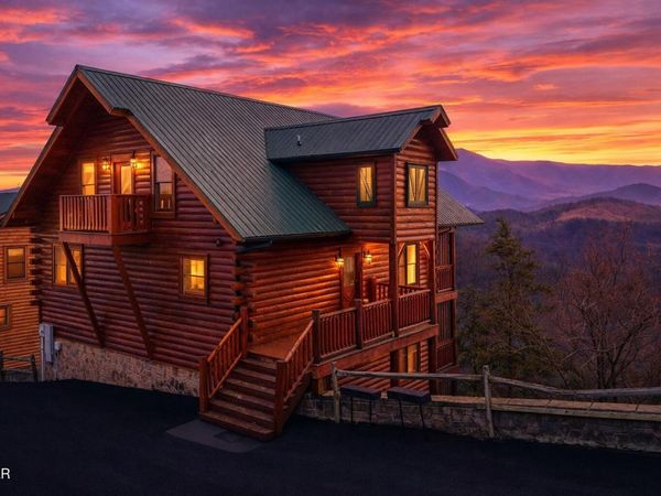 3032 Hickory Lodge Drive, Sevierville, TN 37862