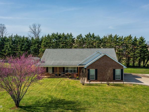 5119 N Wildwood Road, Maryville, TN 37804