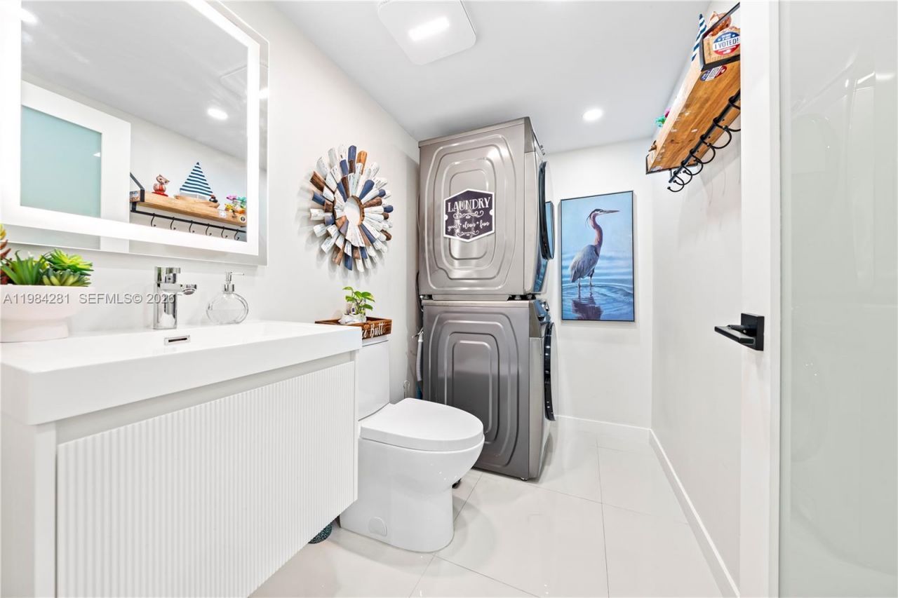 2415 W 67th Pl , Unit 8-11, Hialeah, FL 33016 Photo