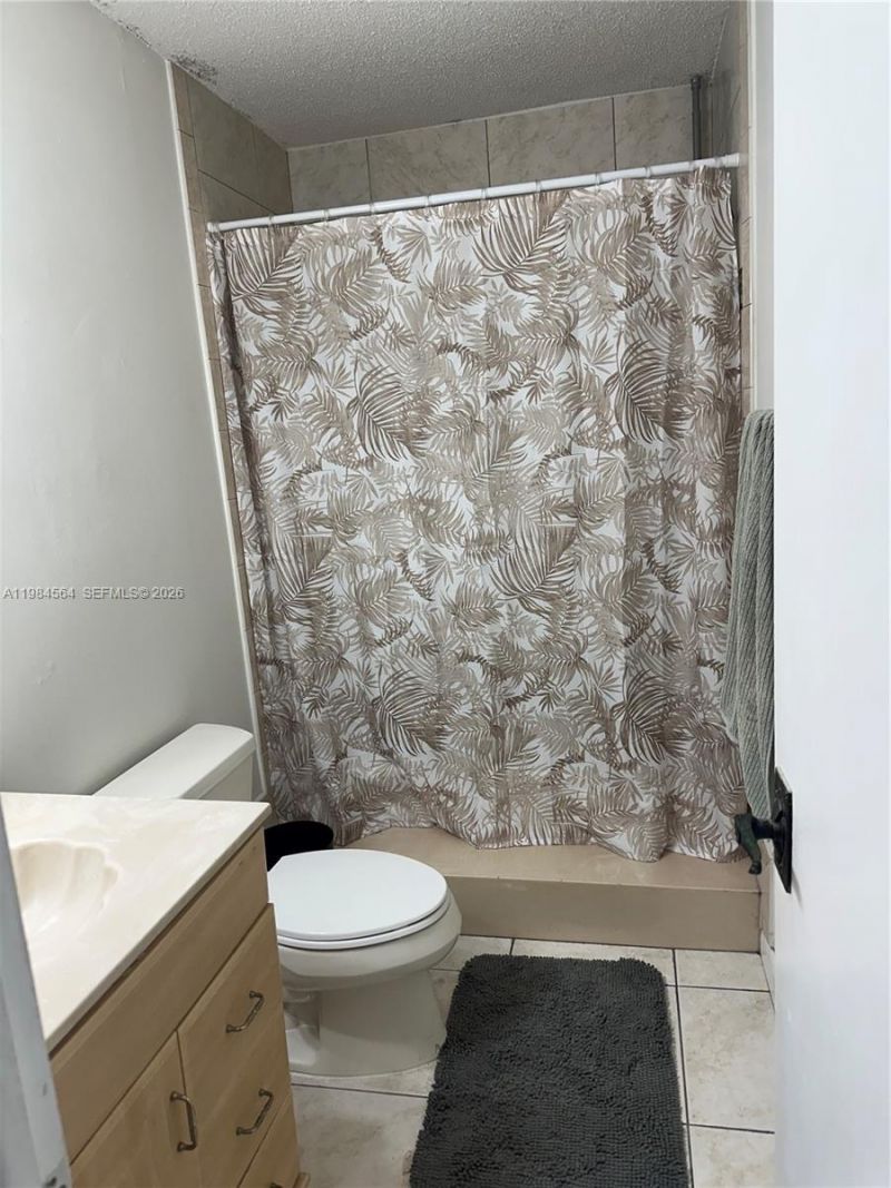 13951 Kendale Lakes Cir , Unit 910A, Miami, FL 33183 Photo