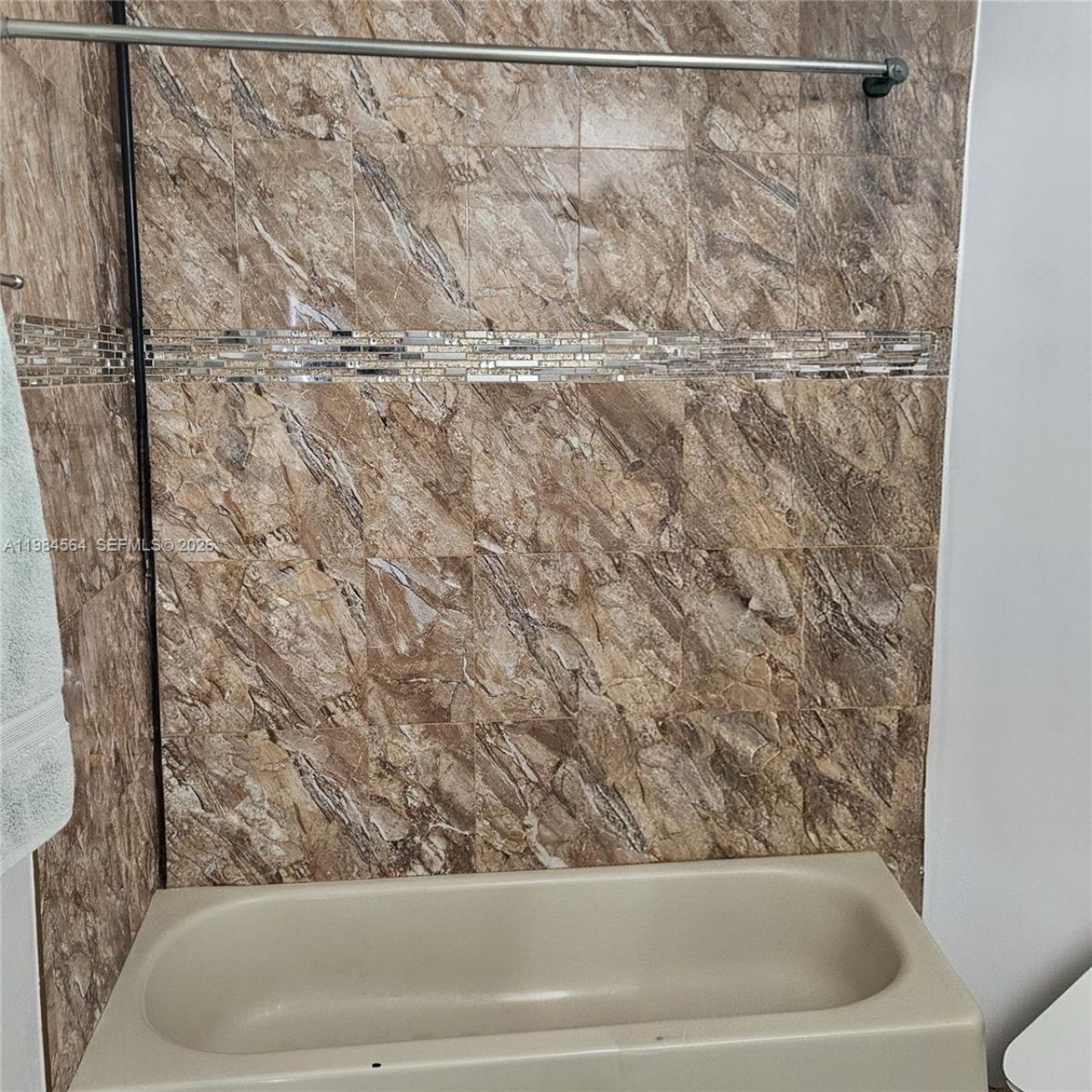 13951 Kendale Lakes Cir , Unit 910A, Miami, FL 33183 Photo