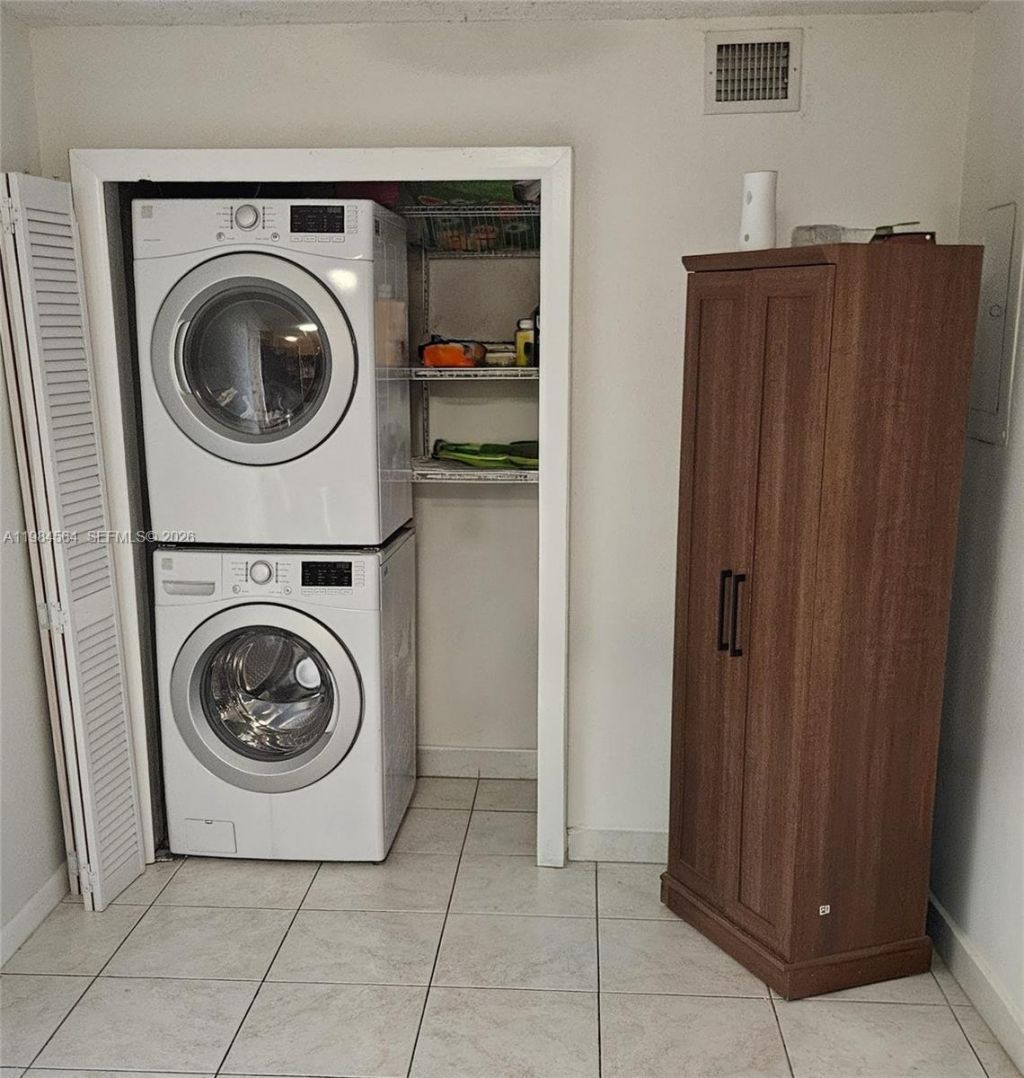 13951 Kendale Lakes Cir , Unit 910A, Miami, FL 33183 Photo