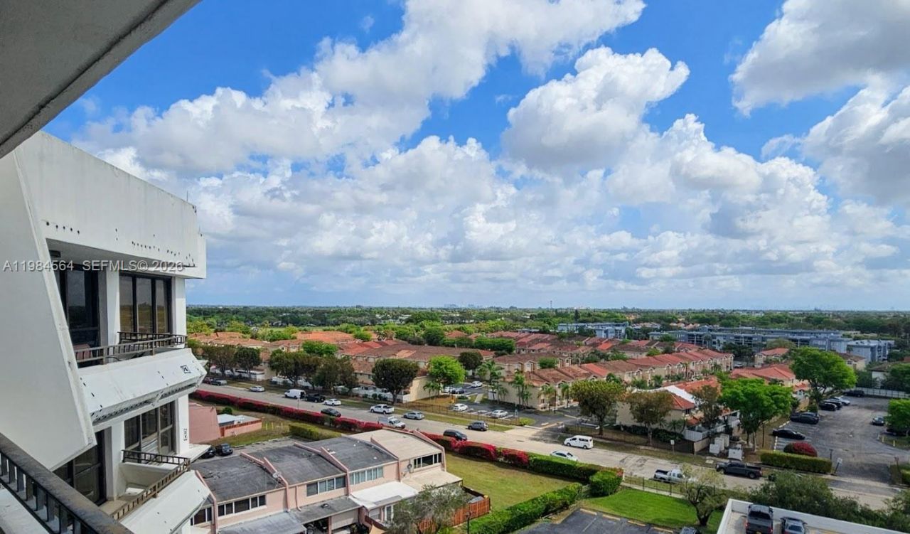 13951 Kendale Lakes Cir , Unit 910A, Miami, FL 33183 Photo