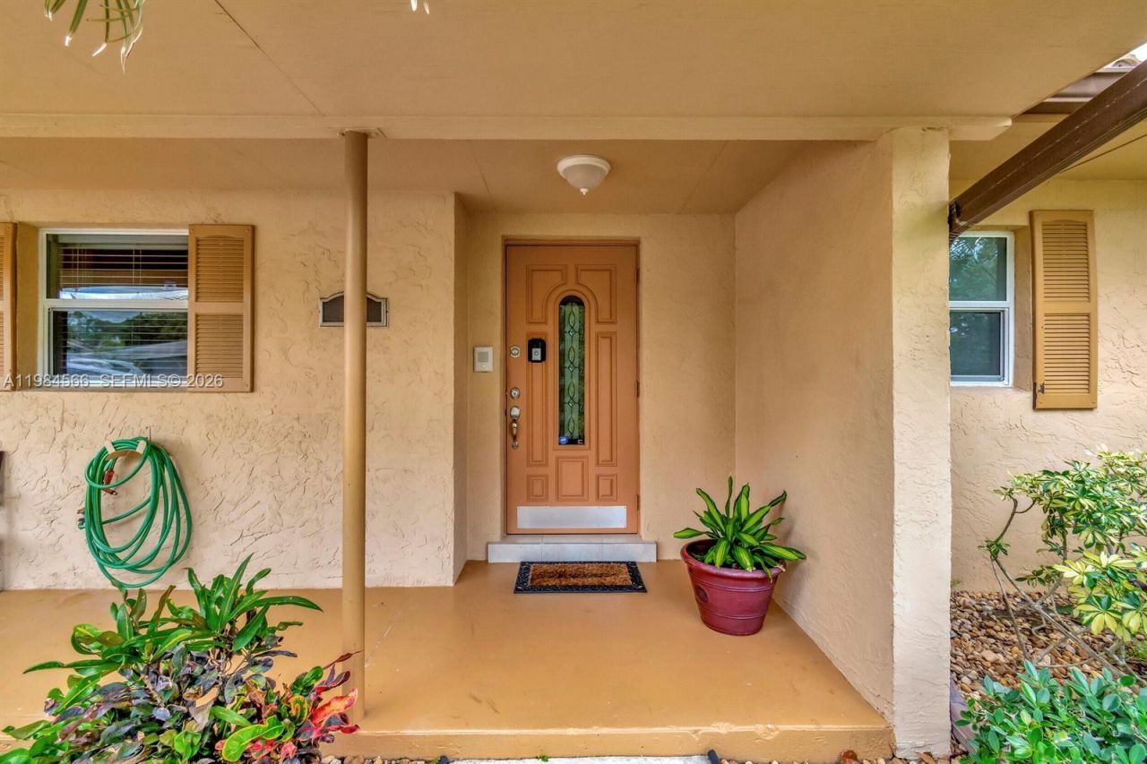 11 Forest Hills Ln , Boca Raton, FL 33431 Photo