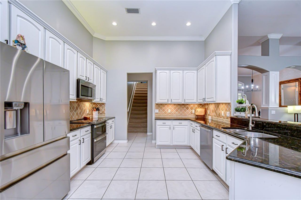 5910 Cherry Oak Drive , Valrico, FL 33596 Photo