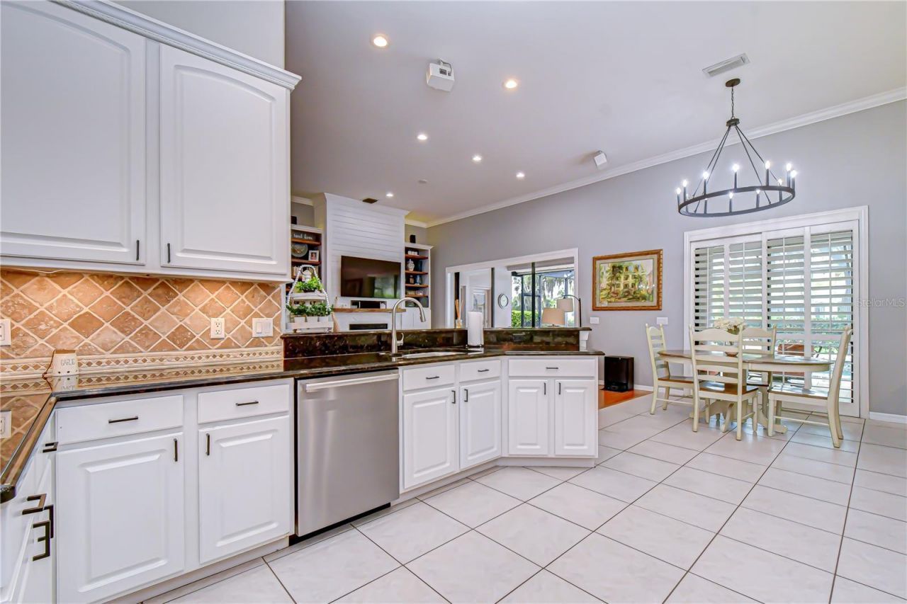 5910 Cherry Oak Drive , Valrico, FL 33596 Photo