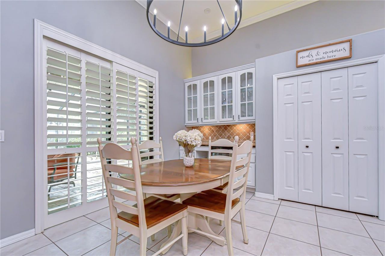 5910 Cherry Oak Drive , Valrico, FL 33596 Photo