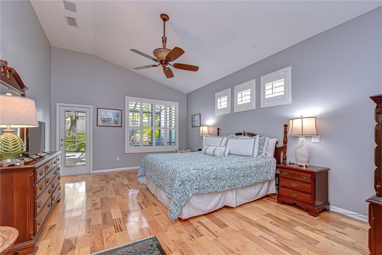 5910 Cherry Oak Drive , Valrico, FL 33596 Photo