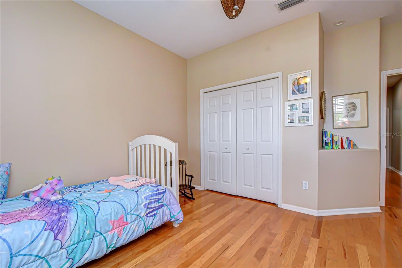 5910 Cherry Oak Drive , Valrico, FL 33596 Photo