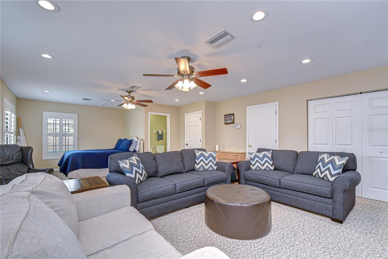 5910 Cherry Oak Drive , Valrico, FL 33596 Photo