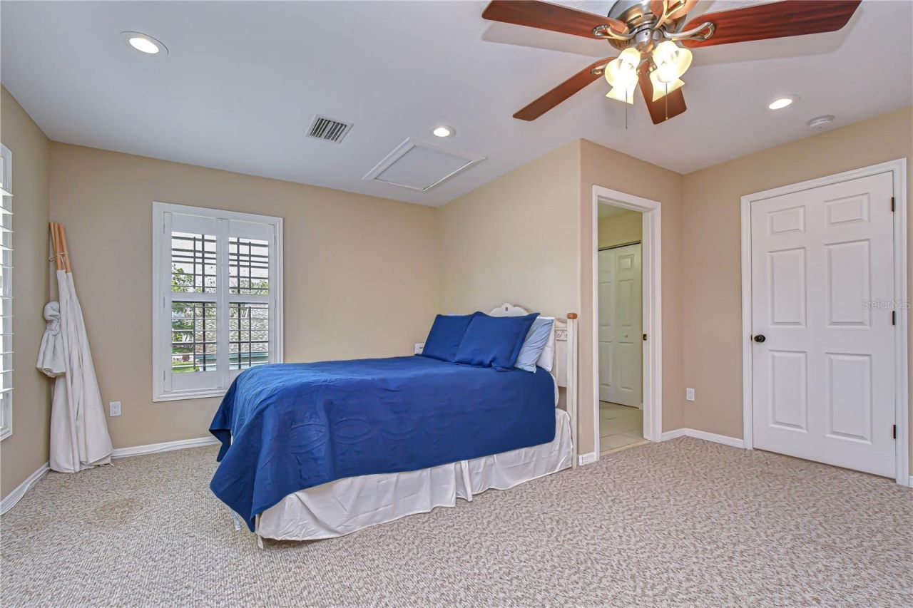 5910 Cherry Oak Drive , Valrico, FL 33596 Photo