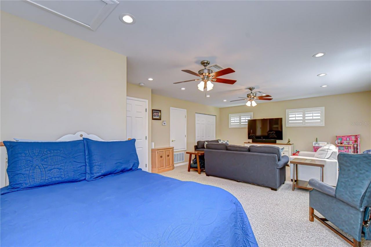 5910 Cherry Oak Drive , Valrico, FL 33596 Photo