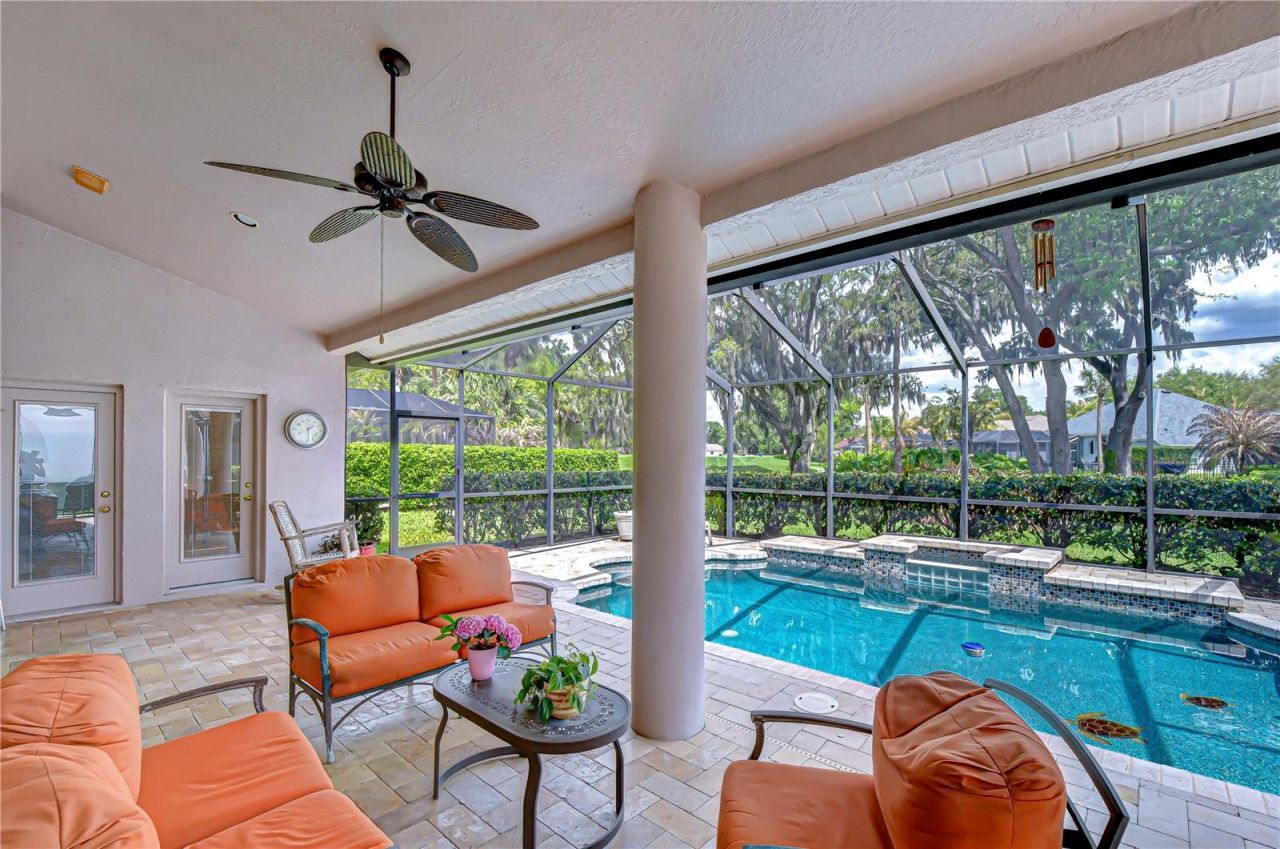 5910 Cherry Oak Drive , Valrico, FL 33596 Photo