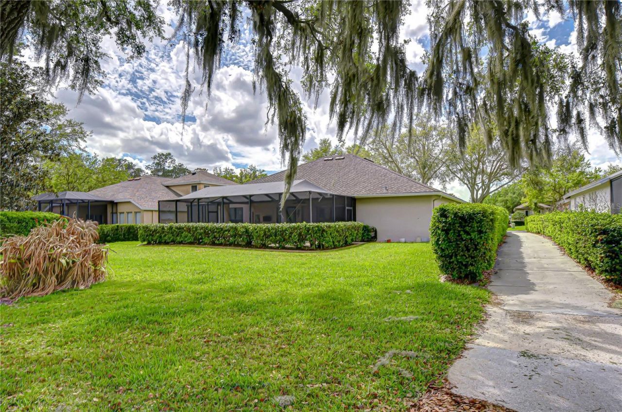 5910 Cherry Oak Drive , Valrico, FL 33596 Photo