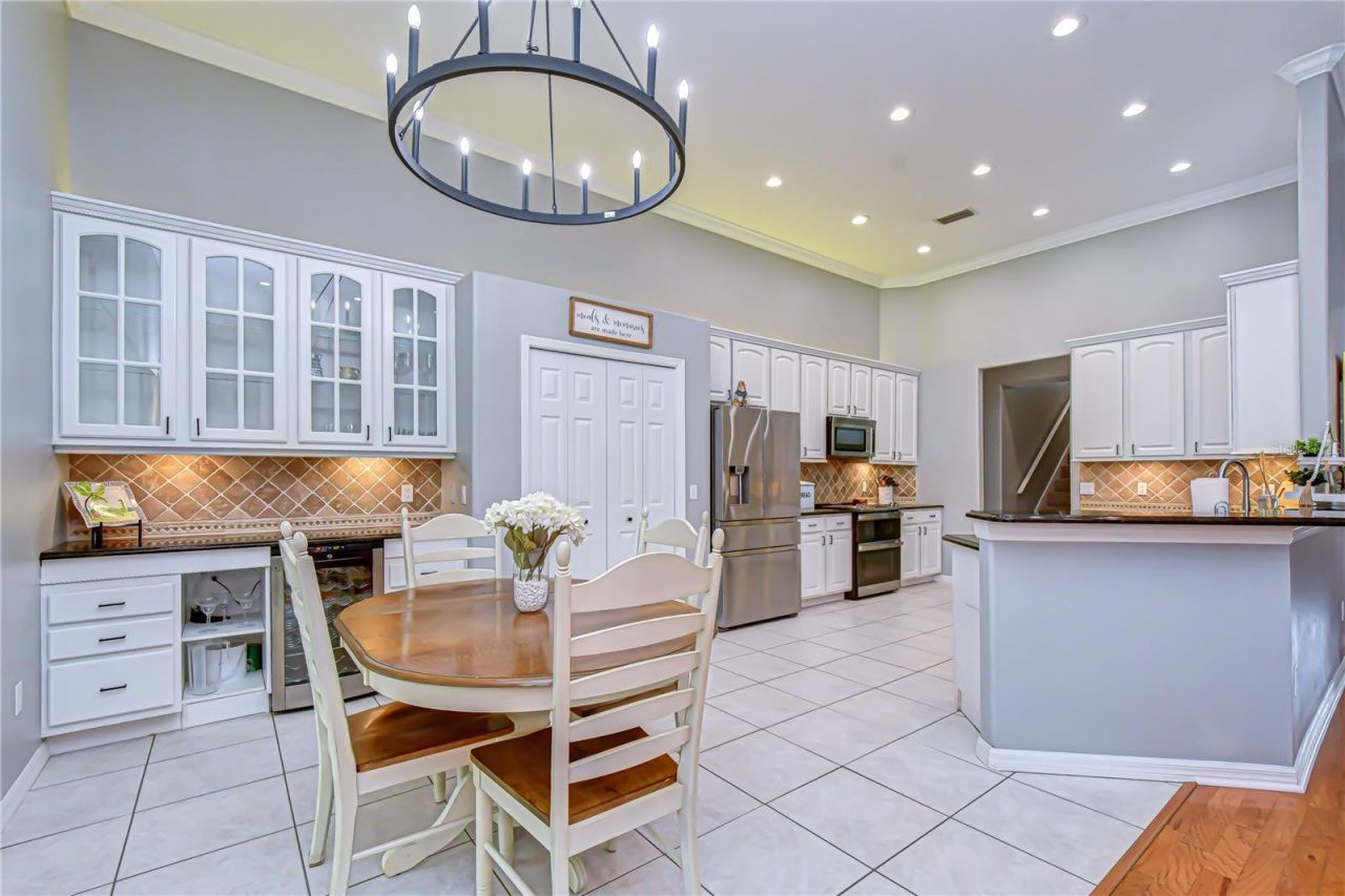 5910 Cherry Oak Drive , Valrico, FL 33596 Photo