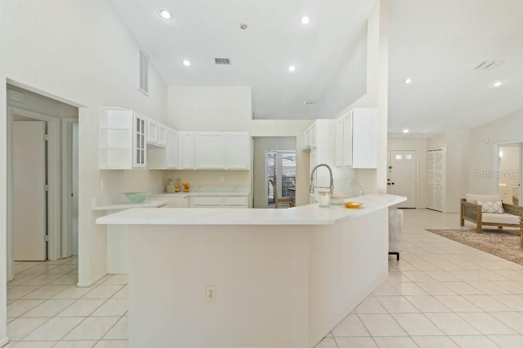 5206 Woodlawn Circle E, Palmetto, FL 34221 Photo