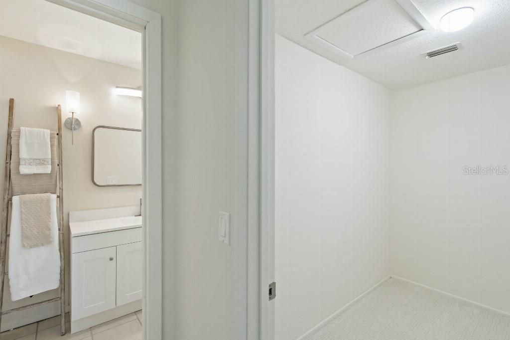 5206 Woodlawn Circle E, Palmetto, FL 34221 Photo