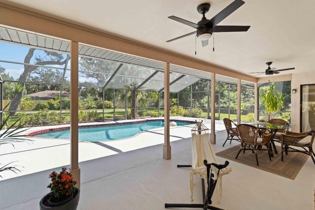 5206 Woodlawn Circle E, Palmetto, FL 34221 Photo