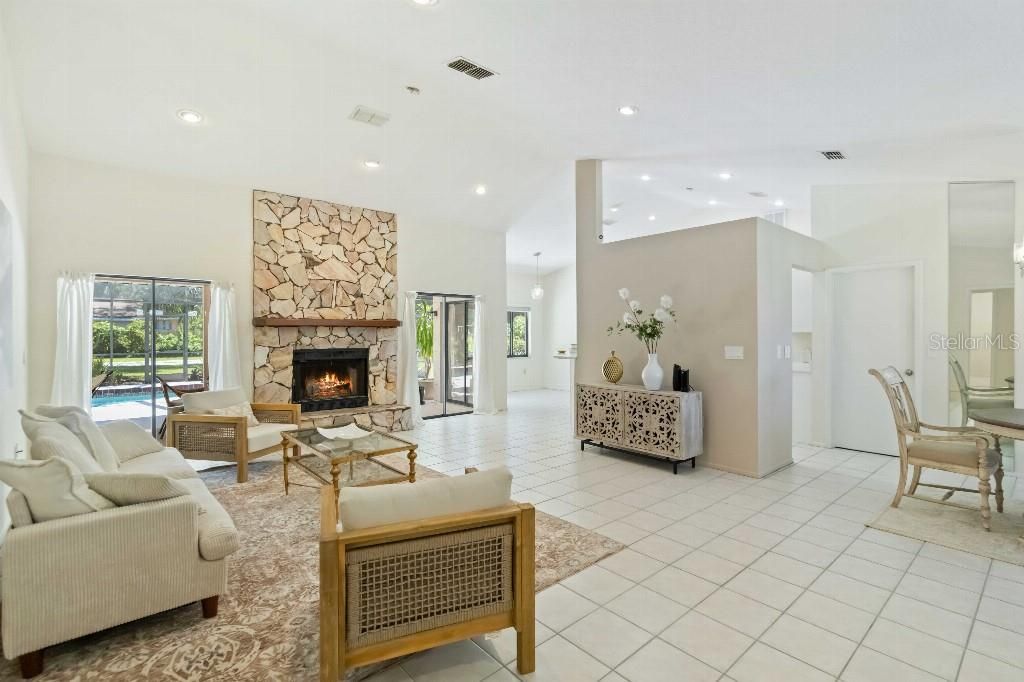 5206 Woodlawn Circle E, Palmetto, FL 34221 Photo