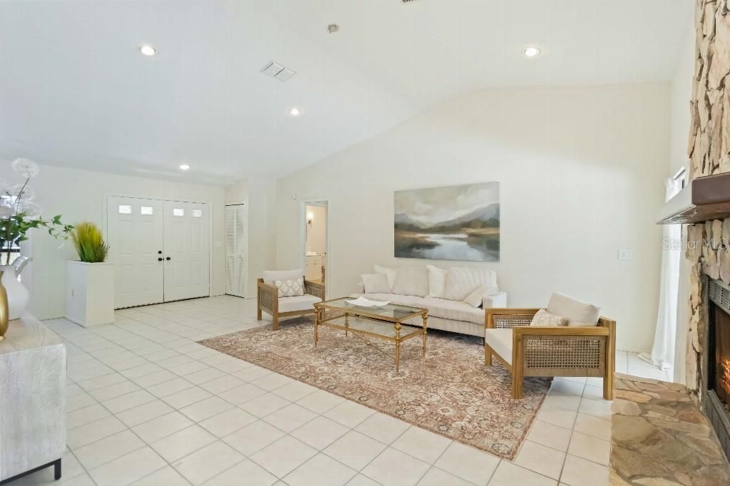 5206 Woodlawn Circle E, Palmetto, FL 34221 Photo