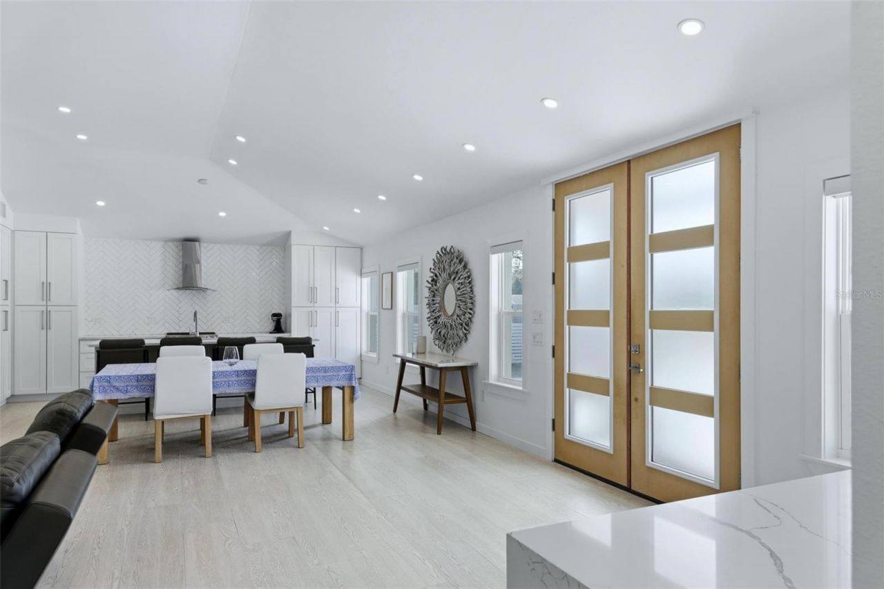 2473 Ringling Boulevard, Sarasota, FL 34237 Photo