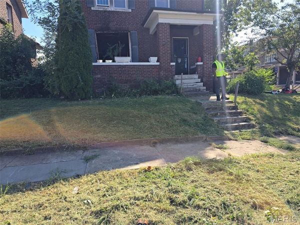 4628 Elmbank Avenue , St Louis, MO 63115