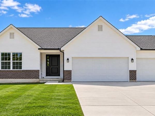 41 Millwell Drive, Maryland Heights, MO 63043