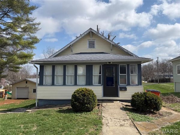 620 S 8th Street, Vandalia, IL 62471
