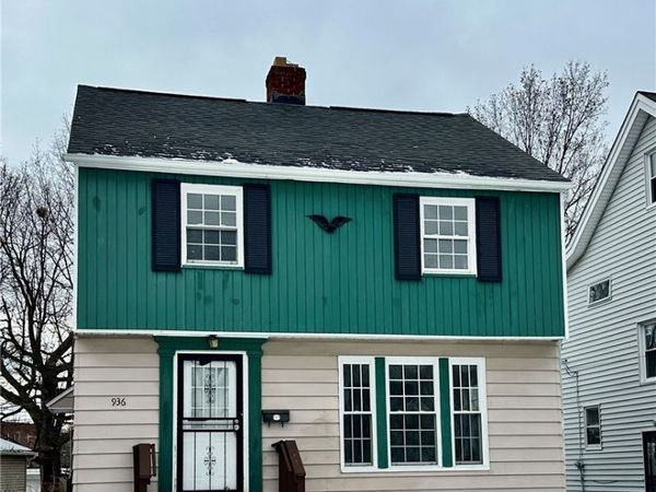 936 Vineshire Road , Cleveland Heights, OH 44121