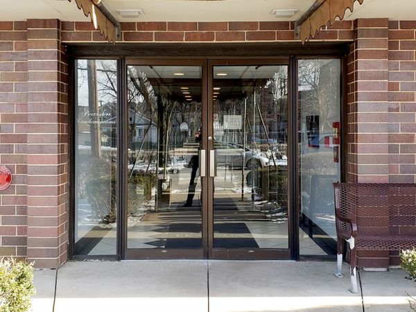 Unit 304, Des Plaines, IL 60016