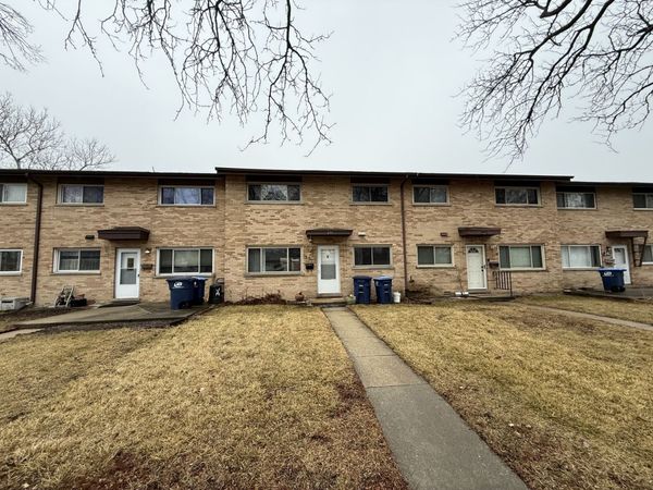 231 DOVER Drive , Unit 231, Des Plaines, IL 60018