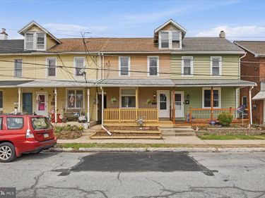 41 E WASHINGTON STREET, TOPTON, PA 19562