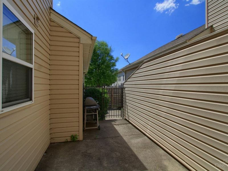 1443 Laurel Park Drive, Cincinnati, OH 45214 Photo 24