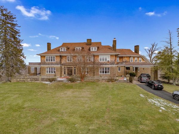 1860 McCoy Road, Huntington, WV 25701