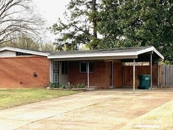 1518 Town And Country Drive, Southaven, MS 38671