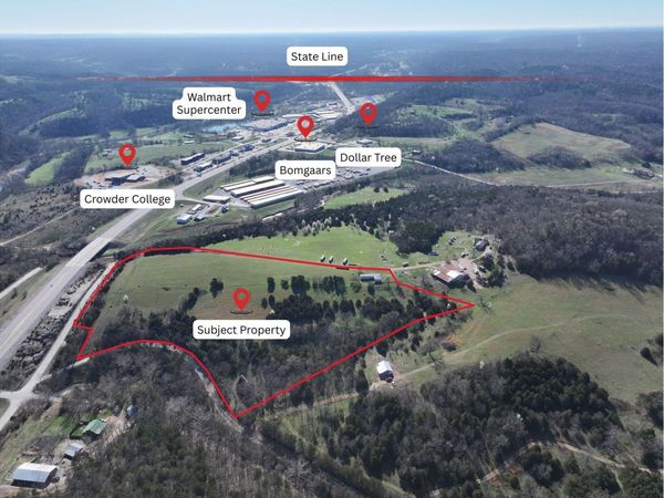 331 Shaddox Lane , Pineville, MO 64856