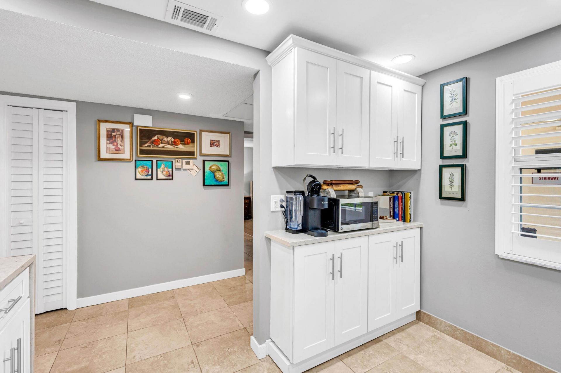 3970 Oaks Clubhouse Drive, Unit 401, Pompano Beach, FL 33069 Photo