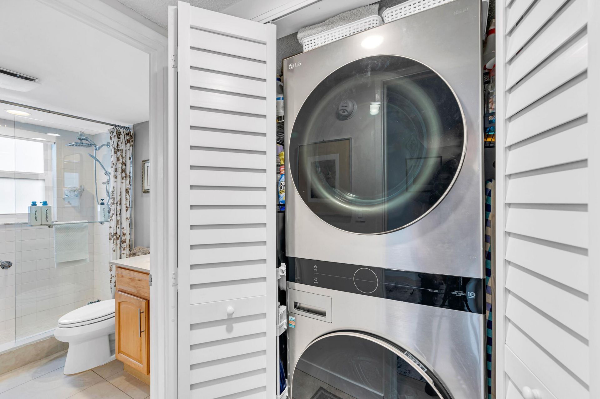 3970 Oaks Clubhouse Drive, Unit 401, Pompano Beach, FL 33069 Photo