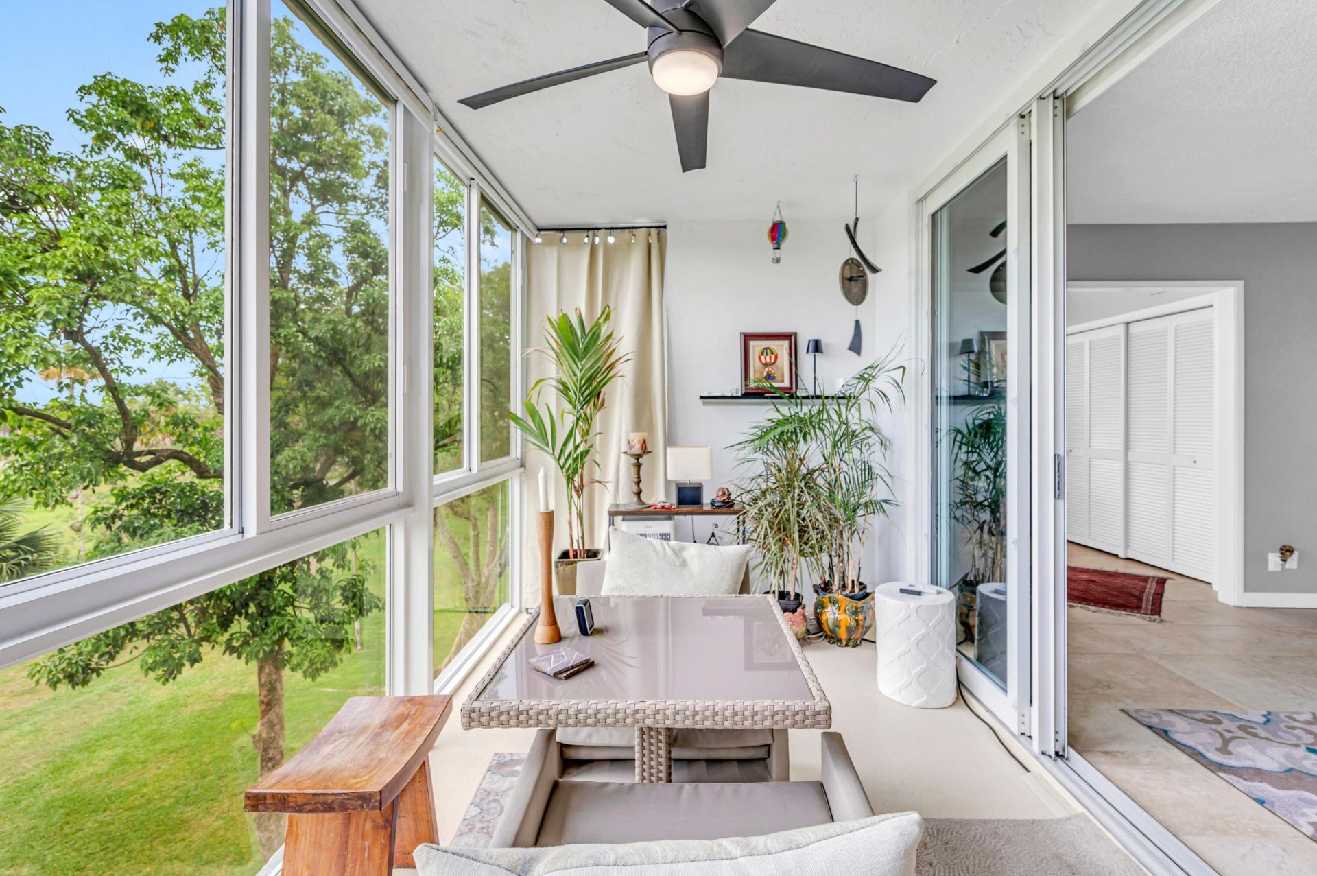 3970 Oaks Clubhouse Drive, Unit 401, Pompano Beach, FL 33069 Photo