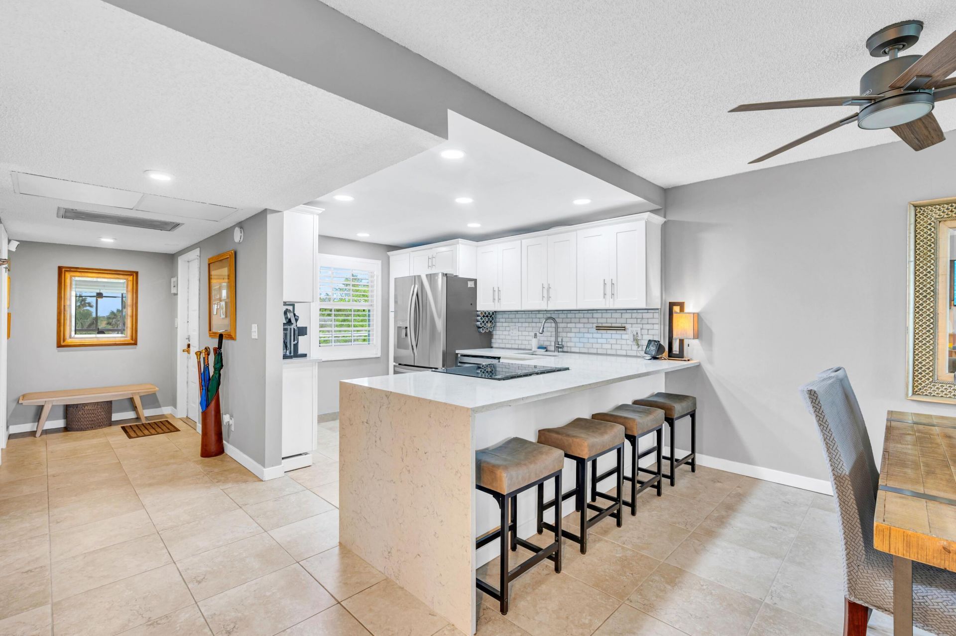 3970 Oaks Clubhouse Drive, Unit 401, Pompano Beach, FL 33069 Photo