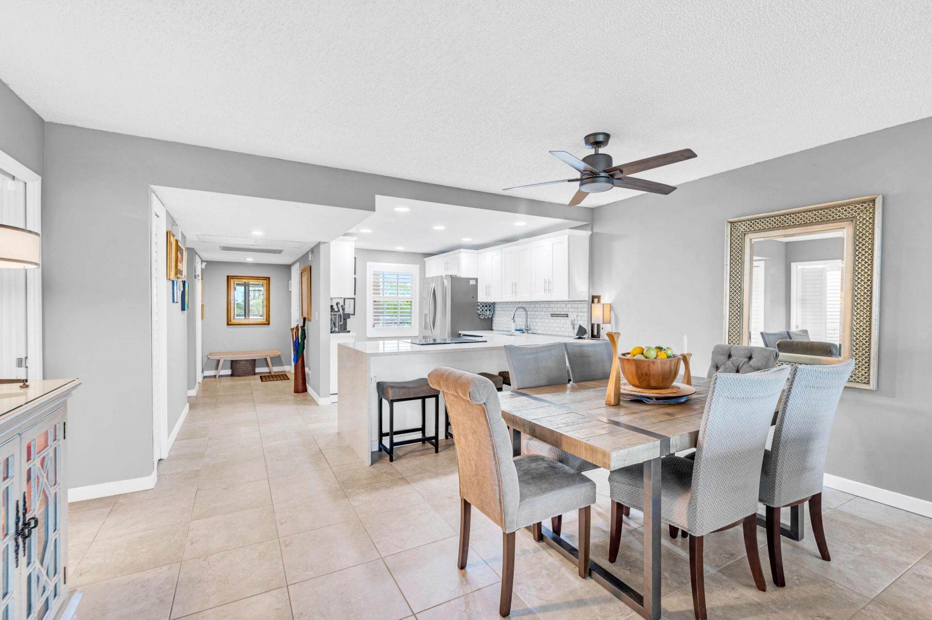 3970 Oaks Clubhouse Drive, Unit 401, Pompano Beach, FL 33069 Photo