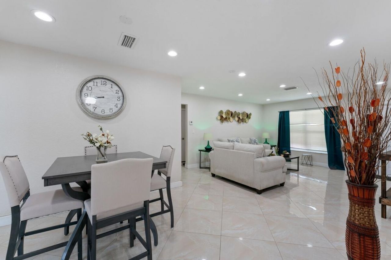 4184 NW 52nd Avenue, Lauderdale Lakes, FL 33319 Photo