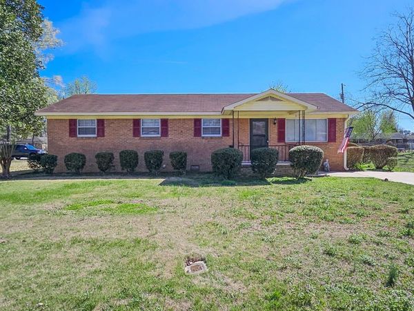 1500 Buchanan Street, Athens, AL 35611