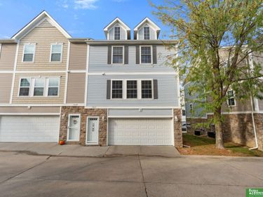14664 Taylor Plaza, Omaha, NE 68116